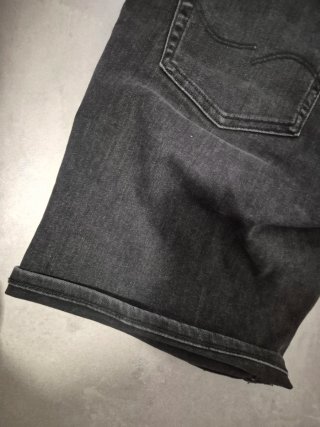 Vaqueros cortos Jack & Jones negros