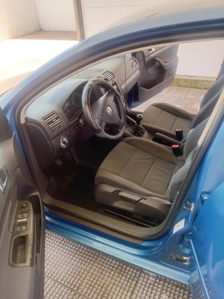 Volkswagen Golf 2004