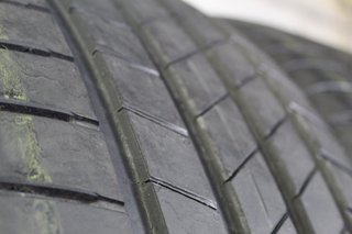 2 Gomme Usate Bridgestone 275 40 R21 107Y