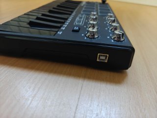 Akai MPK mini Controlador MIDI