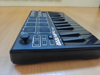 Akai MPK mini Controlador MIDI