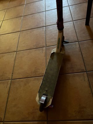Patín de freestyle plateado