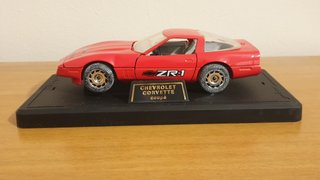 Modellino CHEVROLET CORVETTE COUPE' scala 1:24