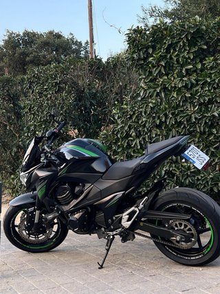 Kawasaki Z800 Negra y Verde