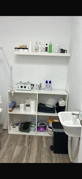 Cabina/espacio para uñas