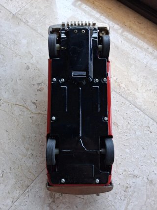 Modellino auto rossa