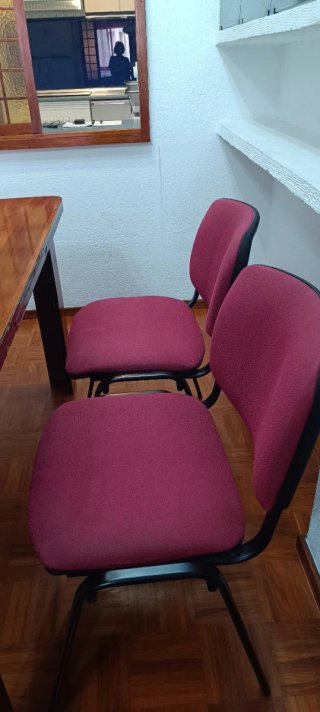 Mesa de comedor con 4 sillas