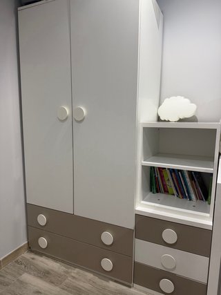 Dormitorio infantil / bebe con cuna