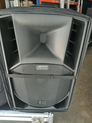 Altavoces RCF ART 715-A MK5 + Fundas