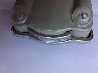Modellino auto d'epoca con 2 passeggeri