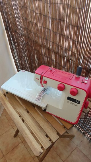 Máquina de coser Alfa Practik 9