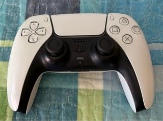 Consola Playstation 5 + 3 Juegos