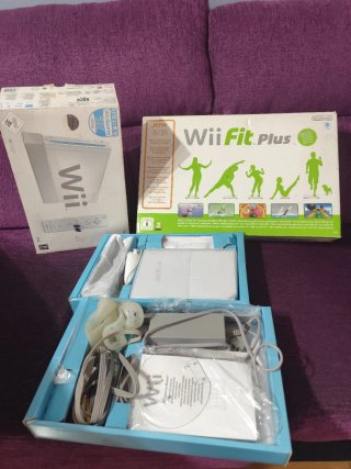 Nintendo Wii Fit Plus Blanca