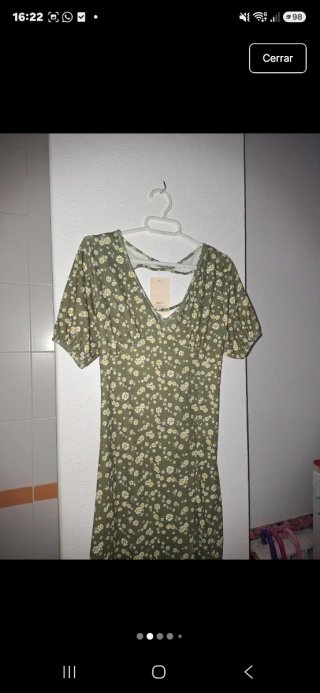 Vestido verde floral con espalda cruzada