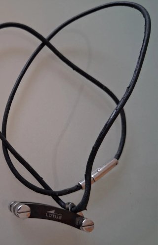 Colgante Lotus Style Hombre Negro/Plata