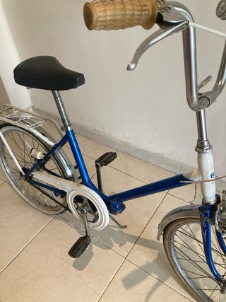 Bicicleta BH vintage azul.