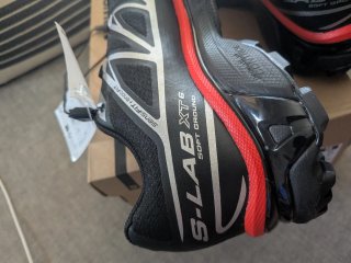 Zapatillas Salomon XT6 Negras y Rojas