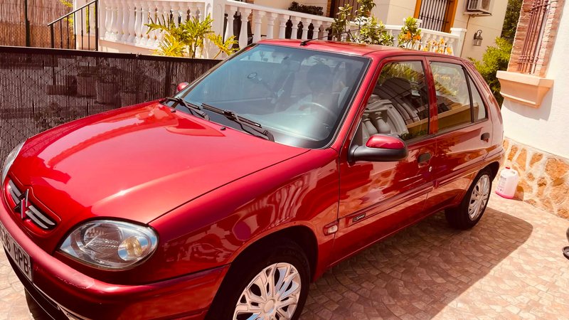 Citroën Saxo 1.4 Gasolina Automático - foto 1