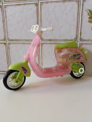 Lotto Mattel Vespa e bicicletta per Barbie