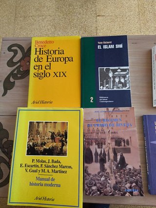 Pack libros de historia. Muy buen estado.