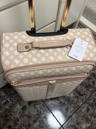 Maleta Guess Beige y Dorada