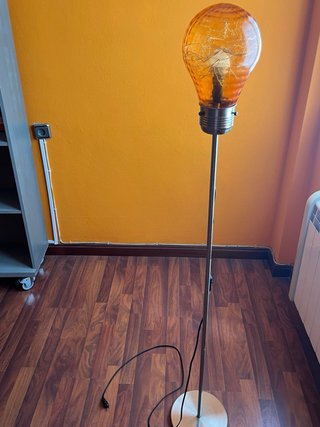 Lámpara de pie naranja cristal y metal