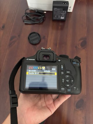 Cámara Canon EOS 1300D + Accesorios