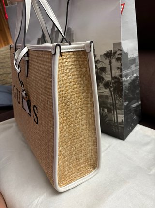 Bolso Guess Beige y Blanco