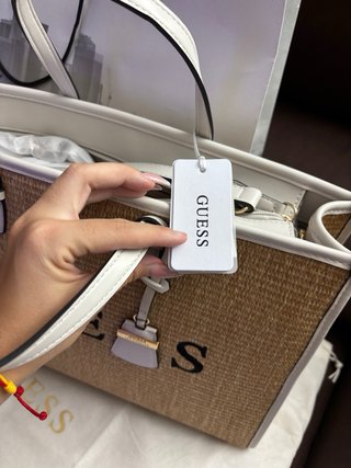 Bolso Guess Beige y Blanco