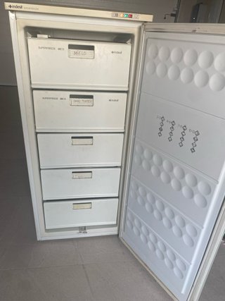 Congelatore Indesit GSF210WE Bianco con ritiro a Soneja