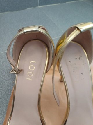 Sandalias LODI doradas tacón alto