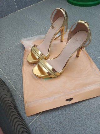 Sandalias LODI doradas tacón alto