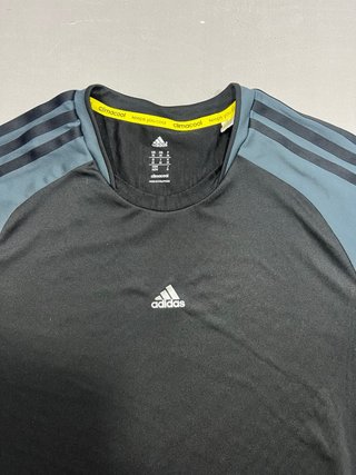 Camiseta Adidas Negra y Gris