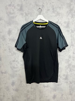 Camiseta Adidas Negra y Gris
