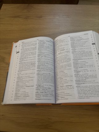 Diccionari manual grec clàssic-català amb un ap...