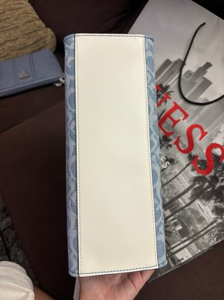 Bolso Guess Azul y Blanco