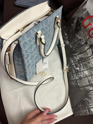 Bolso Guess Azul y Blanco