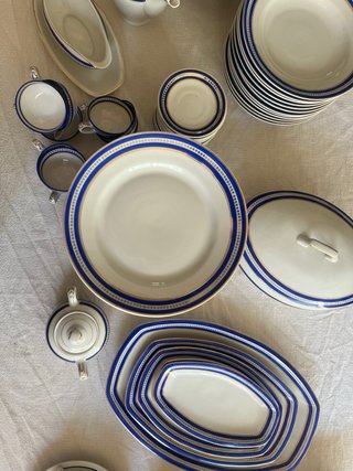 Vajilla JUGER cerámica blanca y azul
