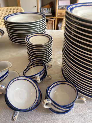 Vajilla JUGER cerámica blanca y azul