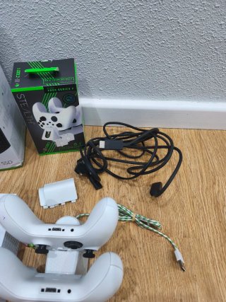 Xbox Series S Blanca + Accesorios