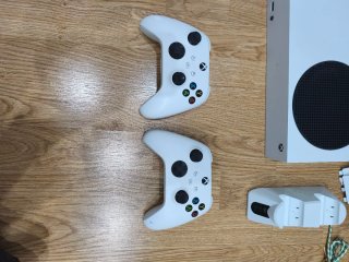 Xbox Series S Blanca + Accesorios