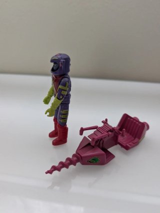 Saurius variante cara morada. Madelman 2050