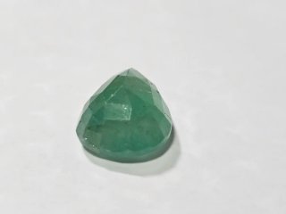 Esmeralda Pera Facetada Verde