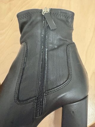 Botines negros de Zara Basic