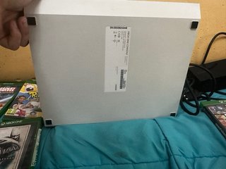 Xbox One Blanca con 2 mandos y juegos
