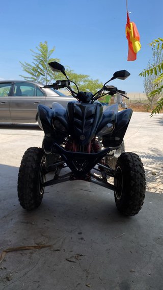 Moto Yamaha Off-Road Negra/Roja            350 cc
