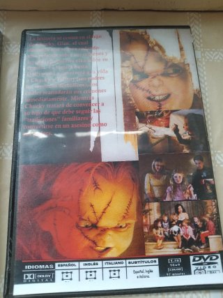 4 DVDs: El Poder Estino, Chucky, Piratas Caribe II