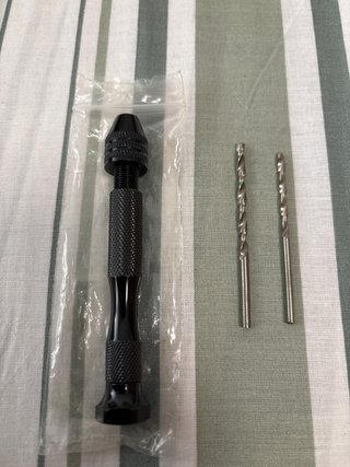 Mini taladro manual con brocas