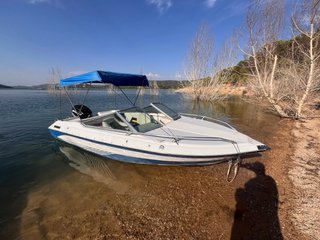 Barco con motor Mercury 90cv 4 tiempos con trim