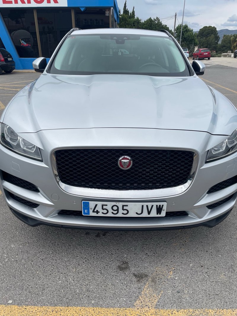 Jaguar F-Pace 2016 - foto 1